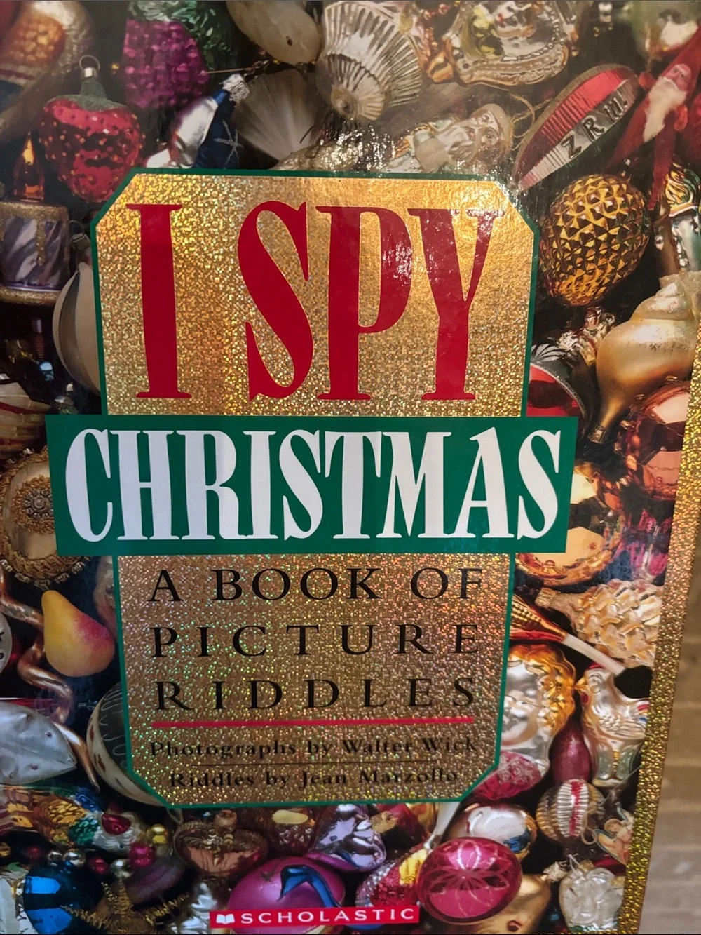 Scholastic I SPY Christmas & Spooky Night Picture Riddles - Gold/Green/Red/Blue